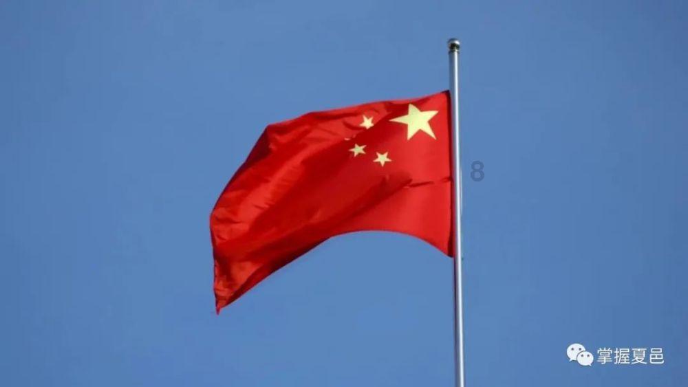 四川丨在院落中摆放黄蜡石造景，仿佛是在向天地致.敬，向自然表达敬畏之情