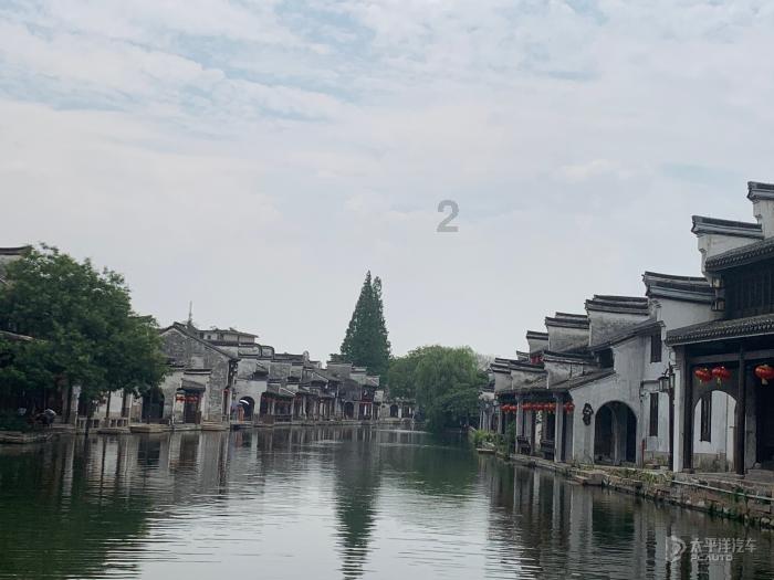 “陕西宝鸡一商场保安徒手接住坠楼婴儿”视频被辟谣 网信办约谈涉摆拍自媒体账号负责人